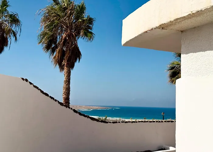 Ahul Con Pequena Piscina Ferienhaus Famara