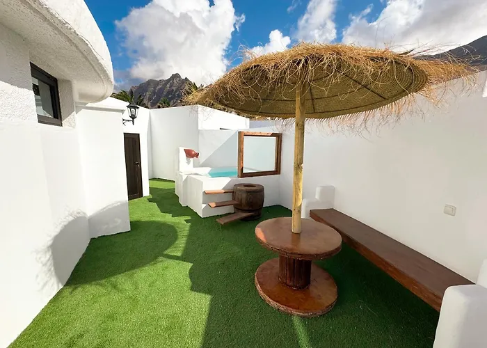 Ahul Con Pequena Piscina Ferienhaus Famara