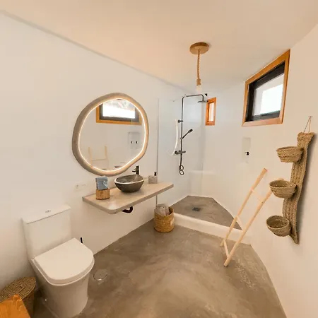 Ahul Con Pequena Piscina Holiday home *