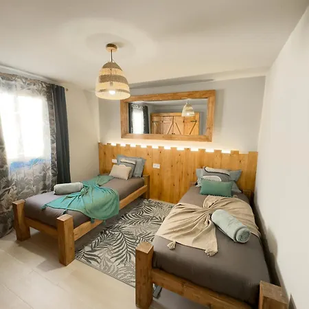 Ahul Con Pequena Piscina * Famara