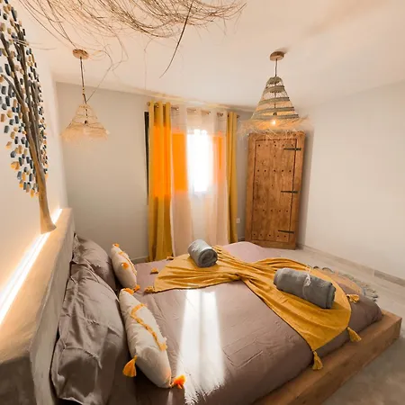 Ahul Con Pequena Piscina Holiday home *