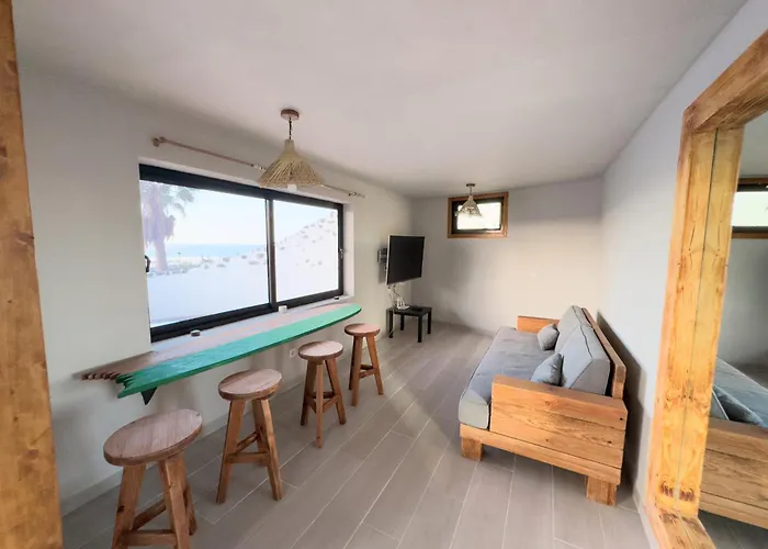 Ahul Con Pequena Piscina