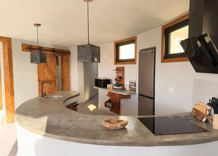 Ahul Con Pequena Piscina * Famara