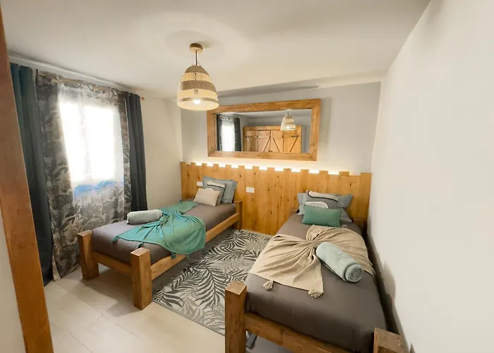 Ahul Con Pequena Piscina * Famara