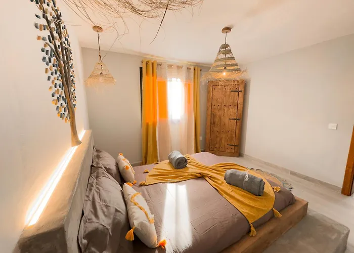 Ahul Con Pequena Piscina Prázdninový dům *